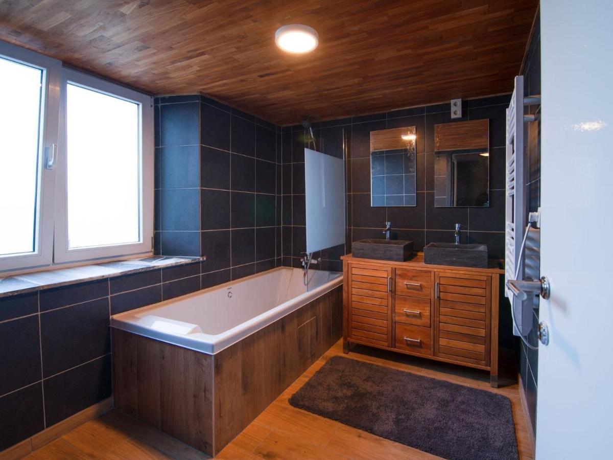 Very Spacious House With Sauna Spa And Countryside Views Gouvy Εξωτερικό φωτογραφία